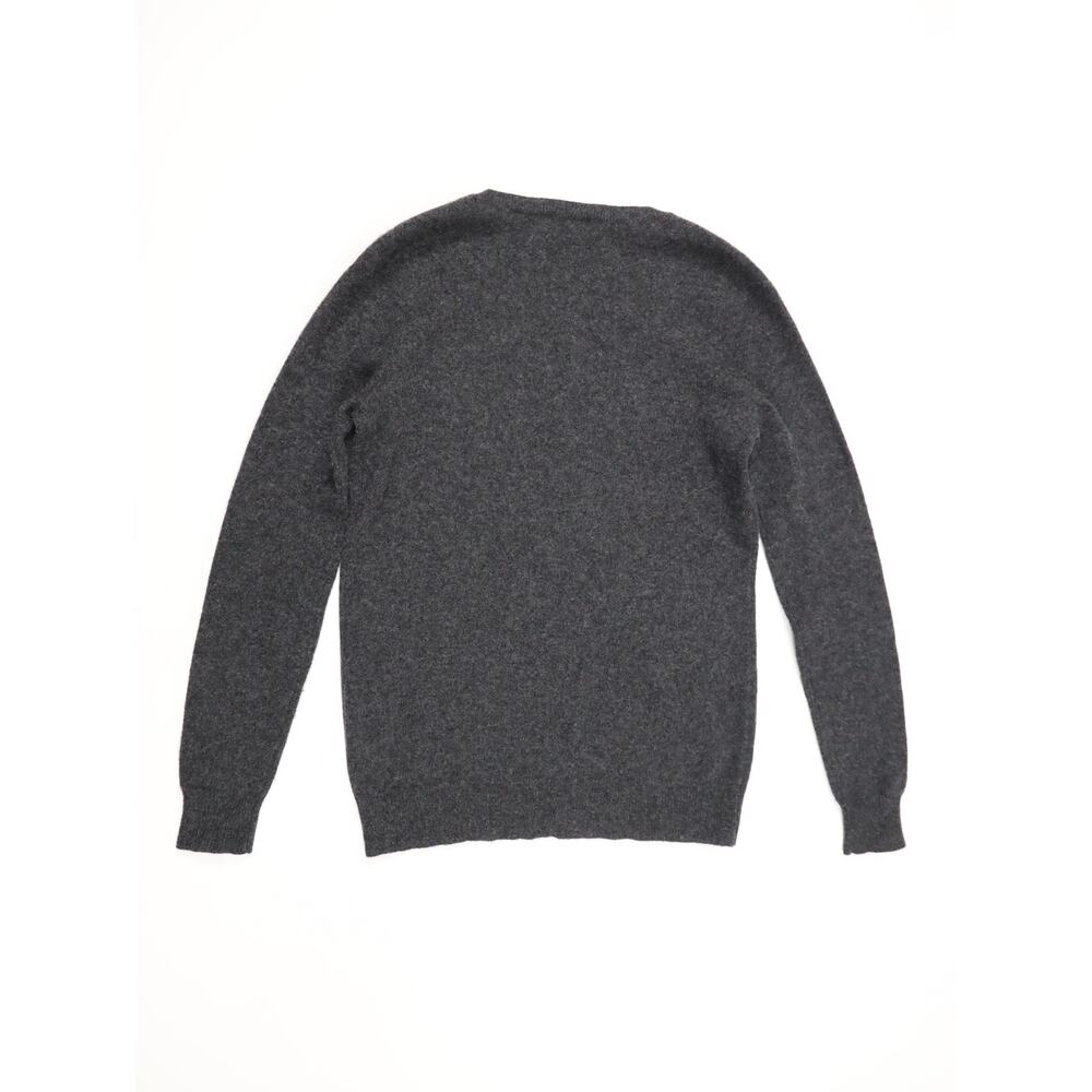 Quiet Luxury Cashmere V-Neck Sweater C by Bloomingdale’s Charcoal Gray Capsule - Picture 10 of 13